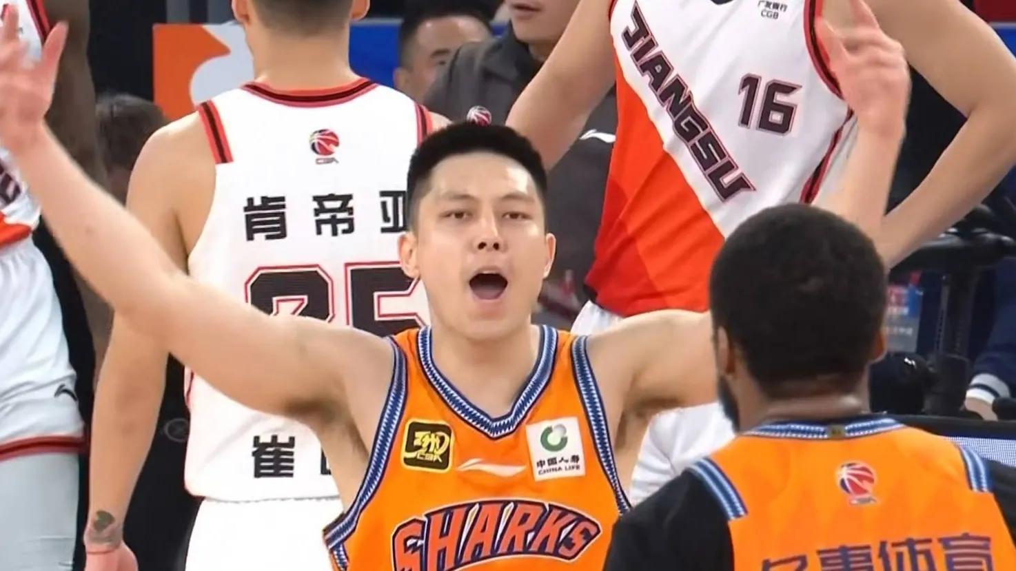 江苏男篮连败结束，士气回升