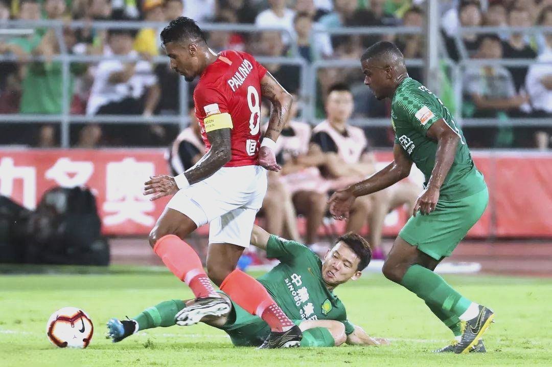 恒大主场大胜，紧咬中超冠军争夺者的简单介绍