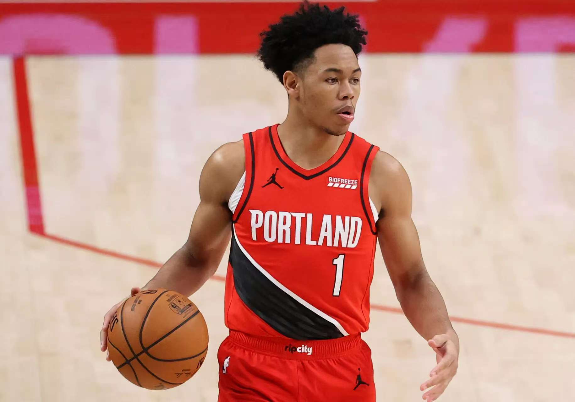 开拓者主场逆转篮网，实现绝地反击