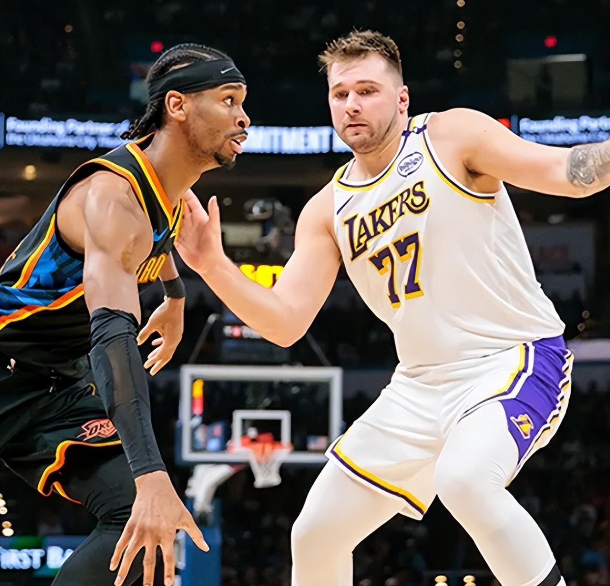 湖人大胜太空人，詹皇狂砍三双