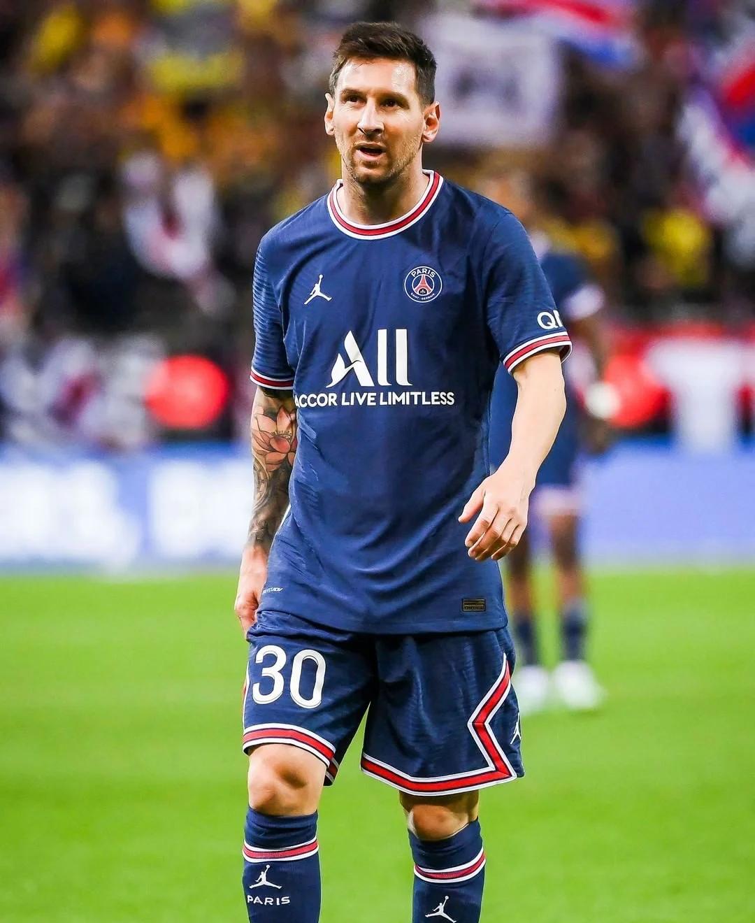 梅西领衔法国巴黎圣日耳曼队跻身欧冠16强