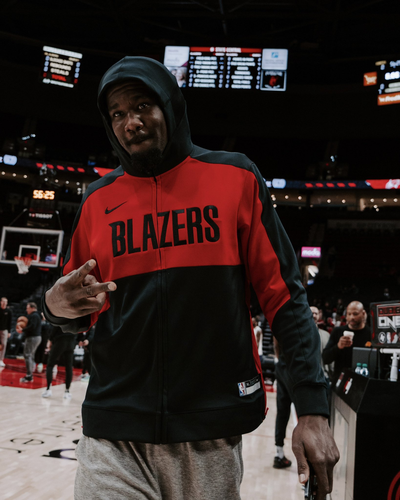 太阳主场大胜骑士,艾顿独揽双20的简单介绍 太阳主场大胜骑士,艾顿独揽双20的简单介绍